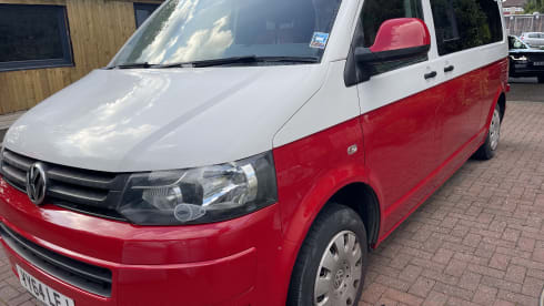 Morag – 4 berth VW T5 CAMPERVAN LWB 2014 ( EDINBURGH PICK UP)