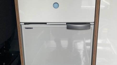 Scarlet The dormobile – Camper Ford a 4 posti letto del 2021