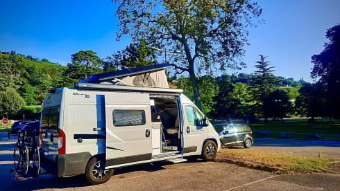 Willy – Cozy camper van to go on an adventure with!