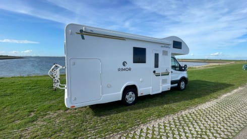 Queen L – Nieuwe Rimor camper voor 6