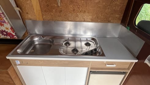 Koos – Off-the-grid camper from 2004