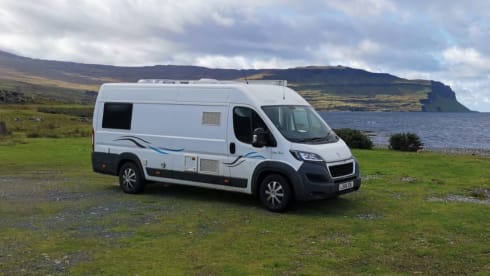 Lorna Marie – Luxury 3 Birth Camper 