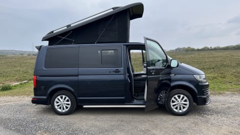 Halle – 4 berth Volkswagen campervan 