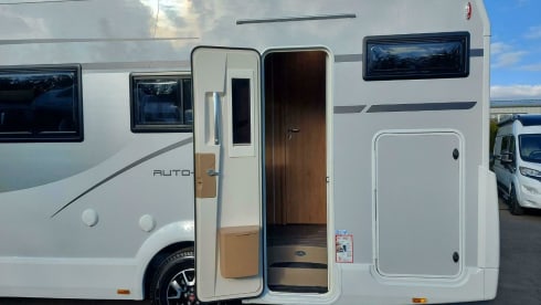 707 – 2021 ROLLERTEAM AUTO ROLLER 707 6-PERS OXFORD