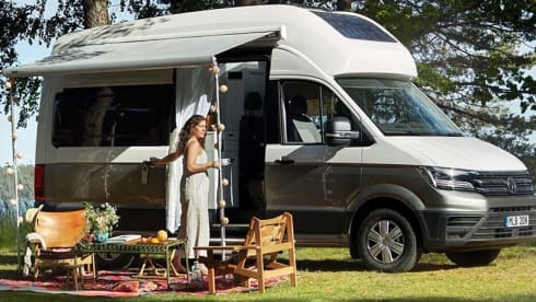 Napoli – 4p Volkswagen bus from 2023