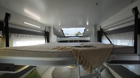 cocoon 444 – 5p Benimar semi-integrated uit 2025