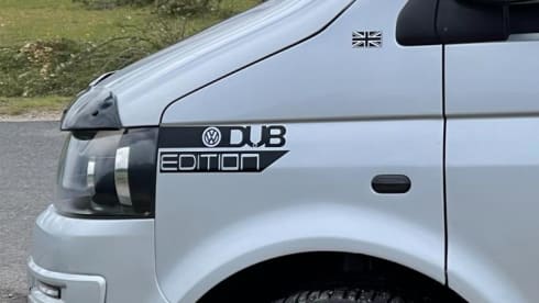 Quicksilver – Rent our Head Turning Quicksilver - LWB T5 with Pop Top roof