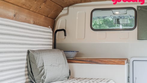 Brum – Volkswagen campervan from 2002 (2p)
