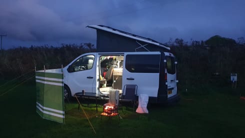 Viv – Vauxhall Vivaro 3 Berth 