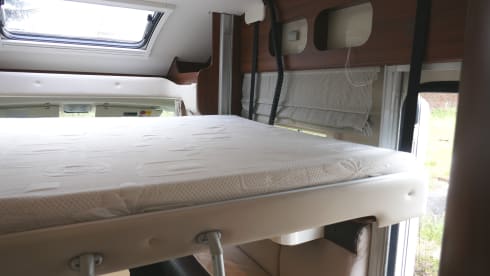 Beautiful 2 to 5 person MC Louis Sovereign 60G motorhome