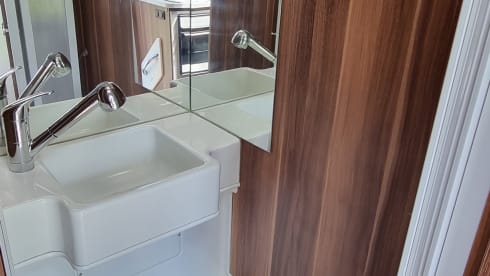 The Family One  – Spacious 6 berth automatic 2018 Roller Team motorhome