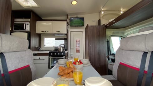 KOM Motorhomes - Benimar Mileo 313