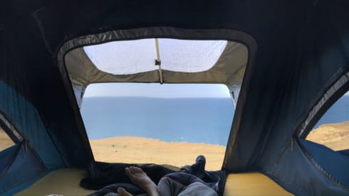 Unique camping cruiser 4x4 with roof tent