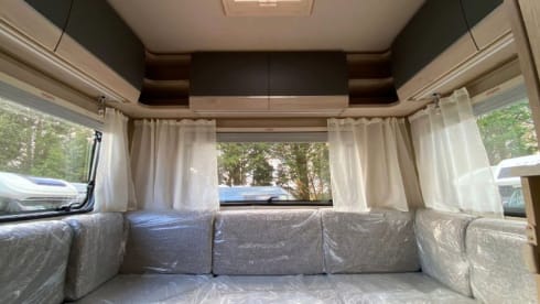 C72 – 2024 Auto-Trail C72 six berth + six seatbelts on car license 