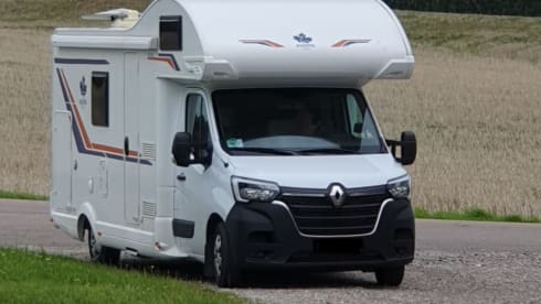 Familiecamper –  Renault alcove for 4-6 persons
