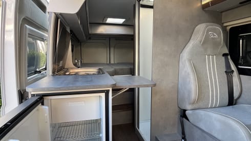 Pössl 600 – New Pössl campervan with length beds
