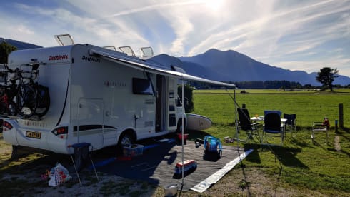 Widely equipped 4p Fiat Dethleffs with double bed, bunk bed.