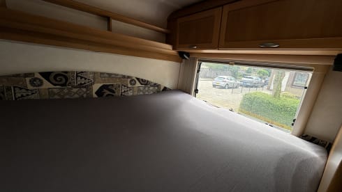 Camper – Spacious and luxurious 4-person Hymer with starlink wifi