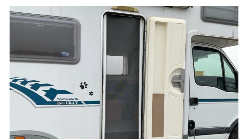 Rolling Happiness – 5p Renault alcove from 2008