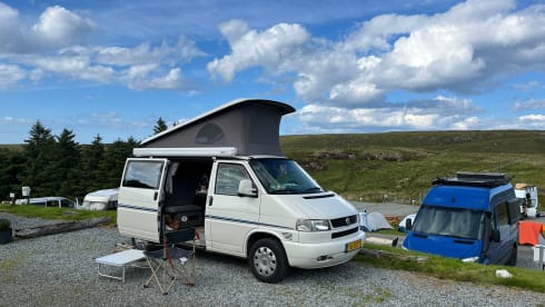 Callie – 4p Westfalia bus uit 1999