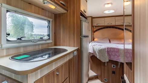 Mc Louis Glamys. Queen bed