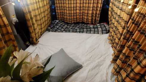Dizzy – super cosy  - automatic campervan. price  includes insurance !