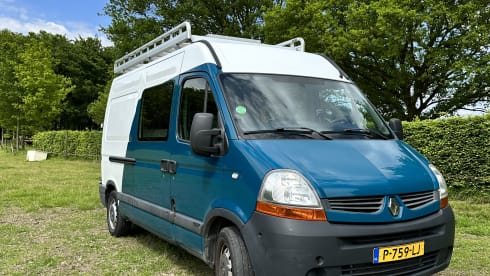 Kimper de Camper – 2p Renault Master with air conditioning and heating 