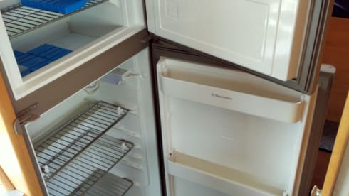 Uma T. - La Diva – Uma T. - La Diva: Hymer 644 Camp 2001