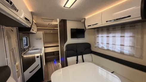 Superdeluxe Motorhome Automaat met krachtige motor
