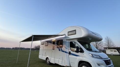 Ons huisje op wielen 🚐 – 5p Rimor alcove from 2018