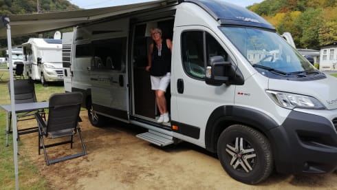 Recent Pössl 160 HP, 9-speed automatic, length beds, 2-person comfort.