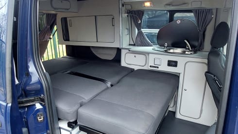 CAMPING-CAR SUPER COMPACT 2 PERSONNES CLIMATISATION RÉGULATEUR DE VITESSE PANNEAU SOLAIRE 