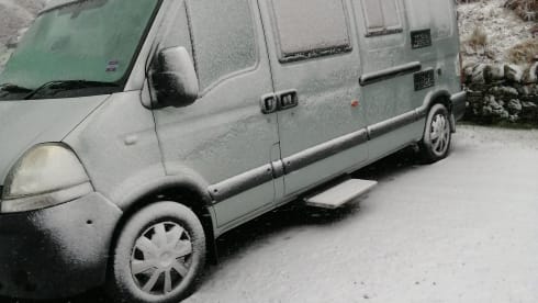 Highland Hamish – 2 berth Renault LWB High roof van 