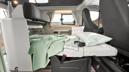 Mighty Five – Rent a campervan Ford Nugget via Goboony (185 HP, year 2020, Westfalia)