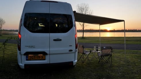 2-seater Ford bus from 2018