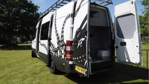 Camping-car familial Epic - idéal pour les campings et les séjours hors réseau 