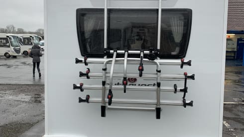 Autoquest 196 – Autoquest 196 motorhome 6 berth (delivery and pick up available)