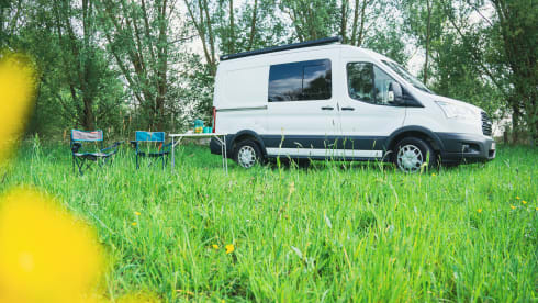 BAYVAN – BAY: Ford Self-Build BUS - Carefree OFF-Grid Kameren