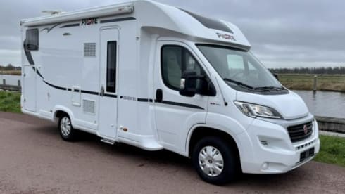 Beautiful Pilote P706 camper
