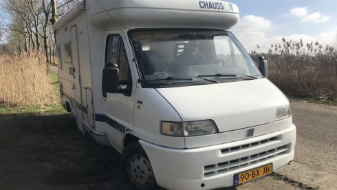 Neat 4 person camper