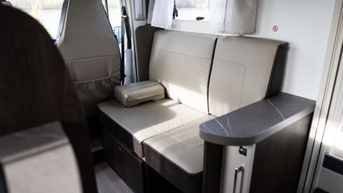 Benimar Cocoon 463 / 4 persons / new