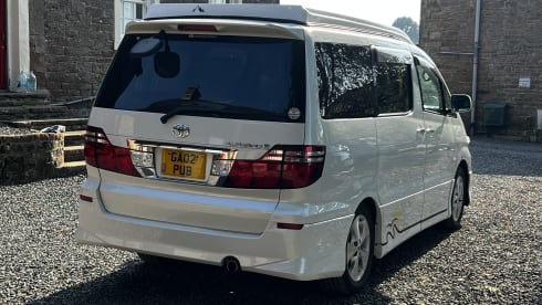 The Borderless Reiver – 3 (+ 1 small child) berth Toyota campervan from 2007