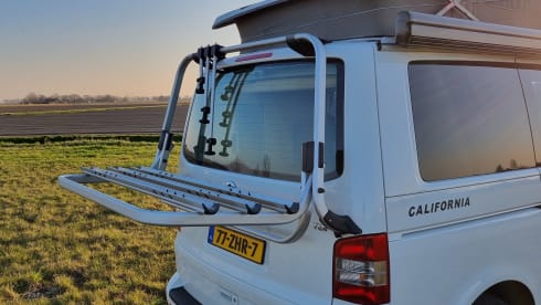 "De Witte" – 4p Volkswagen bus from 2004