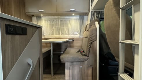 Spacious 6p Carado 361 alcove from 2024