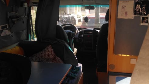 Bassie – Fijne Citroën jumper bus uit 2003 (5 personen!)