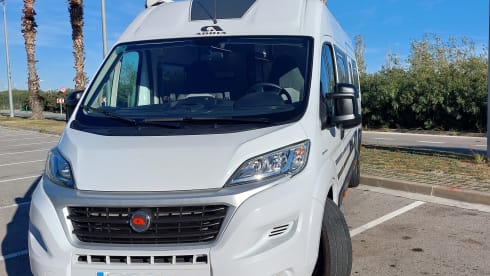 2p Adria Twin bus from 2023 - Free transfer from/to the airport