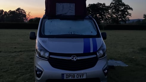 Jonathon – 4 berth Vauxhall campervan from 2018
