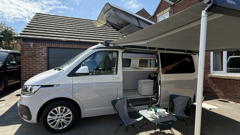 VW Campervan Auto with Hot Water 2021