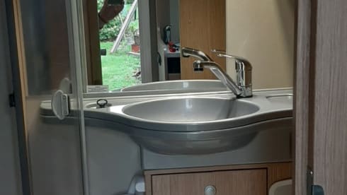 Sunlight A72 – Ideal spacious and neat alcove family camper.
