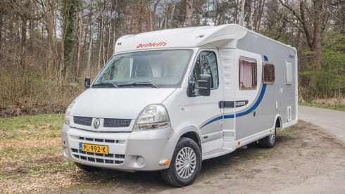 4p Dethleffs semi-integrated from 2006